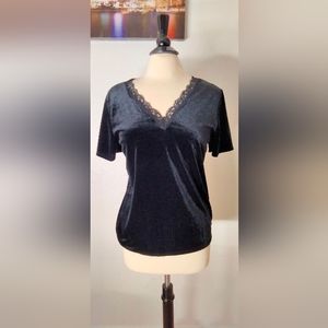 Jaclyn  Smith women black velvet blouse top shirt very soft and comfy
